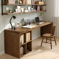 Recon Furniture Rehaussez votre espace de travail avec notre bureau d'étude artisanal, conçu avec une fusion parfaite de style et de sécurité. Chaque bureau présente un bord lisse et arrondi pour un look sophistiqué et un confort accru. La fabrication en bois massif assure la durabilité et la stabilité, tandis que le plateau d'une épaisseur de 1,97 po offre une surface robuste pour toutes vos tâches. Doté d'une conception fonctionnelle à pieds en treillis et d'une armoire de rangement à quatre c