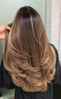 Looking for hair dye colors and fresh hair color ideas for a new season? With the changing of the seasons, you’ll probably want to change your hair color, too. Here are...