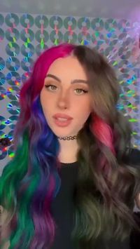 8 Rainbow colors hair chalk comes with many vibrant and vividly colors, blue, green, yellow, orange, purple, pink and red and more. Creating you a beautiful and unique look for yourself, choose your own unique style.