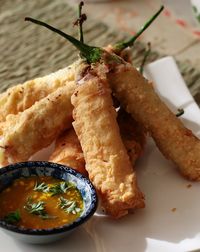 The immortal Asian spring rolls with a classic Mexican filling — whole chilies stuffed with cheese. And, yes, it is ovo-lacto vegetarian. These…