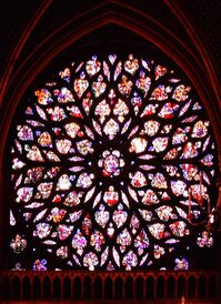 Reputed to have once housed Christ’s Crown of Thorns, the Sainte-Chapelle boasts spectacular stained glass windows which resemble veritable walls of light. The Sainte-Chapelle is incontestably a jewel of French Gothic architecture.