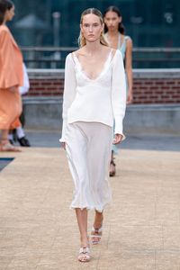 Jonathan Simkhai Spring 2020 Ready-to-Wear Fashion Show Collection: See the complete Jonathan Simkhai Spring 2020 Ready-to-Wear collection. Look 8