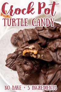 Crock Pot Turtle Candy - An easy homemade candy recipe that is great for the holidays! Loaded with chocolate, pecans, and caramel and made in a crock pot, these turtle candies are sure to be a hit! Christmas Candy | Candy Recipes | Turtle Candy Recipe | Crock Pot Desserts #chocolate #christmas #candy