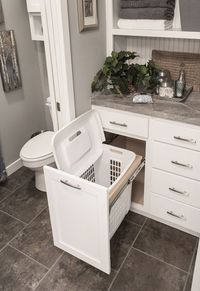 You are going to love these 35+ absolutely ingenious ideas and DIYs for bathroom organization and storage to help you create the most organized bathroom.