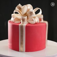 The most beautiful present cake! #cake #decorations #sweets #dessert