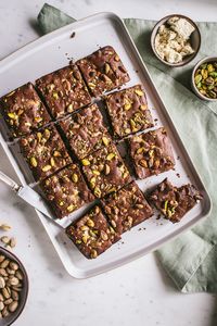 HALVA & PISTACHIO BROWNIES I When I came across Pistachio Halva and knew straight away I had to combine that beautiful sesame and pistachio flavour with chocolate. The end result are these brownies that are fudgey, nutty and totally irresistible.