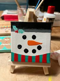 Cute mini canvas painting of a snowman #minicanvas #canvas #canvaspaintingideas #painting #paintingart #paintingartideas #christmas #gingerbread #candycane #drawing #paintingoncanvas #miniatureart #snowman