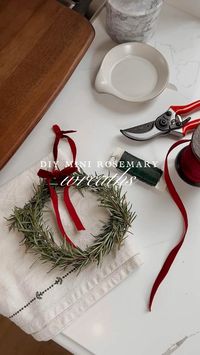 Diy mini rosemary wreaths for the holidays + hostess gifting