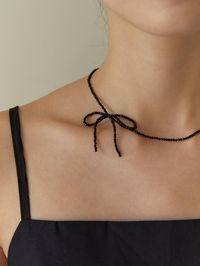 TATIANA's goal is to create designs that the public can relate to and enjoy through a process of reinterpreting trends.- Luxurious beads setting necklace with ribbon point- Use of materials that can minimize allergic reactions and discoloration- Lovely and cute mood design- Daily point item