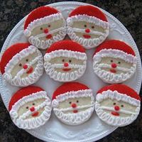 A simple round cookie is the canvas for these adorable Santa cookies. “Like” if this looks like something you could pull off. (The Best Rolled Sugar Cookies)