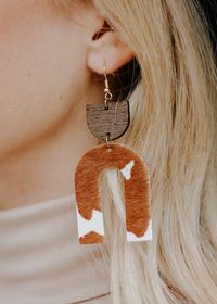 Wood & Textured Cowhide Arch Earrings - Brown – Adorabelles