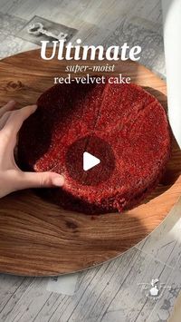 Fatima Chehab on Instagram: "Wait for that slice! This is my new favorite recipe! All the recipes I tested before , turned out dry the next day. This is a sluper-moist cake, similar to my viral moist chocolate cake recipe. So I have recreated it but with an enhanced red-velvet flavor! After testing with different ingredients, I got what I wanted! So moist and decadent, paired with the perfect cream cheese frosting to balance out the flavor!
Recipe⬇️
2 cups all purpose flour
1 tsp baking powder
1 tsp baking soda
2 cups sugar
3 tbsp cocoa powder
2 eggs
2 tsp vanilla extract
1/2 cup hot coffee
1/4 cup sour cream
3/4 cup buttermilk
1 cup oil
1 tsp white vinegar
1 tsp salt
1 tsp Zest of a lemon
1 tsp gel Red Food coloring

Full recipe on my blog: 
https://thefairywhobakes.com/moist-red-velvet-c