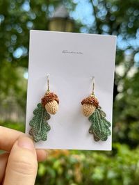 handemade acorn earrings #acorn #crochetearrings #handmadeearrings #microcrochet #earrings