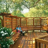 deck with seating and privacy screen