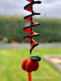 Crochet Windspinner Pumpkin Decoration (FREE Pattern) - FREE Crochet Patterns