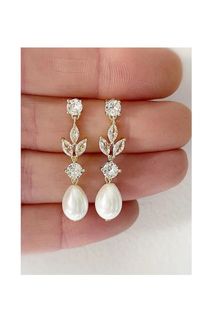 This Wedding Earrings item by BridalStar has 55 favorites from Etsy shoppers. Ships from Ireland. Listed on Jun 6, 2024