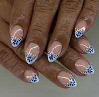 #blue #white #whitenaildesigns #bluenails #nails #nailsofinstagram #shortnailsdesign #talavera