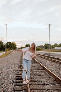 We ran into these railroad tracks on our way to one of our locations for the night and just needed to take some pictures! It was absolutely beautiful with the sunset in the back!!
#seniorposes #senior #railroadtracks #seniorphotography