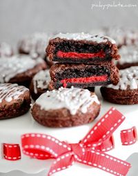 Sharing my Brownie Covered Oreos today, such a DELICIOUS Oreo Cookie Recipe perfect for your Holiday Baking! Christmas Cookies are so much fun to bake!