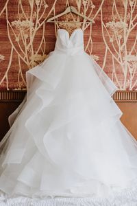 A Timeless & Elegant, Burgundy & Blush Fall Chicago Wedding Day ~ Fiancé, Engaged, Bridal Fashion, Decor, Cake, Flowers, Honeymoon, Travel, Favors, Bridesmaids, Groomsman, Gift Ideas, Handmade, Jewelry, Wedding Rings, Engagement Rings, Unique Wedding Ideas, Outdoor Weddings, Wedding Ideas, Beach, Venue Ideas, *Amazon Affiliate Link* #wedding #engagement #dresses