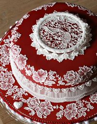 amazing detail on this cake ~ pinned before but this photo shows the entire cake