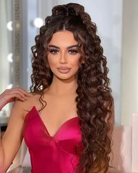 Save this pin for 41 stunning high ponytail hairstyles that exude confidence and glamour. Elevate your look with these trendy styles perfect for any occasion. #HighPonytailHairstyles #FashionInspo #HairGoals