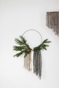 Minimal Holiday Decor//