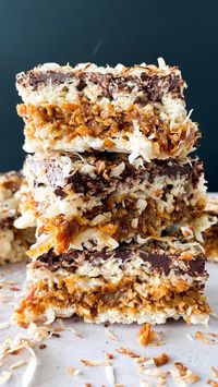 A rice krispie treat inspired by everyone's favorite girl scout samoa cookie. Not only do you get the chewiness of the marshmallow treat, but the caramel goodness of the coconut filling. These ultimate rice krispie treats are a sure delight.