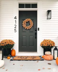 "Transform Your Home with These Stunning Autumn Fall Decor Ideas"  Transform your minimalist apartment into a fall wonderland! Discover stylish autumn fall décor that adds warmth to your dream apartment and living room. #HomeDécor #SmallStudioApartmentIdeas#