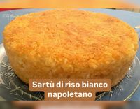 "Sartù di riso bianco" ai salumi e formaggi, sontuoso ed appetitoso, ideale da preparare in occasione di ricorrenze e festività. Ricetta napoletana facile. #sartù #sartudiriso #timballo #timballodiriso #cucinanapoletana #ricettenatalizie #ricettetradizionali #ricettedinatale #cucinatradizionale #primipiatti #primipiattigustosi #ricettenapoletane #giallozafferano #piattidellatradizione #giallozafferanoricette #gialloblogs #ricettefacili #piattitipici