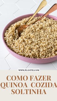 Aprenda como cozinhar quinoa sem erro, deixando ela soltinha e leve. É super simples e você vai dominar a técnica rapidinho!