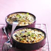 Originale et excellent un Clafoutis d’aubergine, à cette recette j'ajoute une gousse d'ail nouveau, une pointe de cumin, vous pouvez utiliser tous les fromages, essayer la fourme, le bleu... Didier