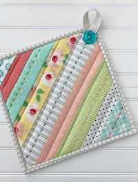 10 Quilted Hot Pad Tutorials – Free Patterns