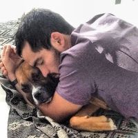 @Alfonso Herrera En Instagram con su perrita Tulia