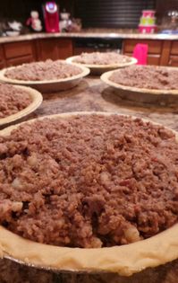 making french canadian tortiere meat pie