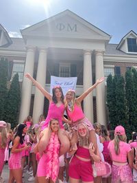 pink out theme, sorority work week, pink party, pink dress up day, pink please, pink dress, pink set, pink accessories, barbie theme, phi mu tennessee, utk sorority, southern sorority house sec, sorority pose, bid day theme, big little reveal