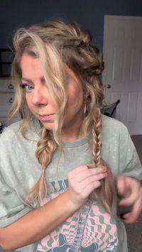 Pin this to try this Boho braid tutorial this spring/summer.  Credit: courtneyy_travis