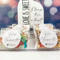 Couple’s Favorite Candy Wedding Favors