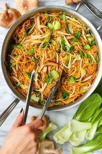 Easy Chow Mein - Damn Delicious