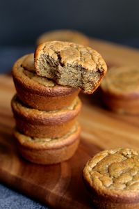 Flourless Banana Bread Muffins -- gluten-free, sugar-free, dairy-free, and oil-free || runningwithspoons.com.