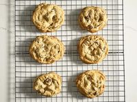 Best Chocolate Chip Cookies Recipe (with Video)