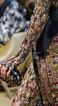 Alexander McQueen Fall18 Details