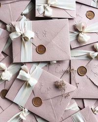 ❤️#weddinginvitations istruzioni per l’uso!❤️ L’invito è il primo oggetto per comunicare il mood del vostro matrimonio e per coinvolgere…