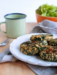 Nem acredito que é saudável!: Hambúrgueres de tofu e espinafres (vegan, sem glúten) . Tofu and spinach burgers (vegan, gluten free)