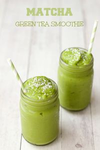 Matcha Green Tea Smoothie, quick and easy 5-Ingredient recipe. #vegan #lovingitvegan #matcha #greentea #greensmoothie #smoothie #glutenfree #dairyfree