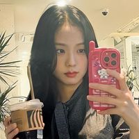 jisoo selca blackpink