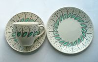 Gorgeous 1950s Broadhurst trio in the Petula pattern by Kathie Winkle. The cup is 7cms tall and 8cms in diameter. The saucer is 14cms in