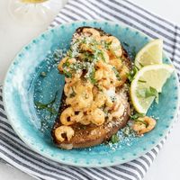 Gratinerad räkmacka med parmesan