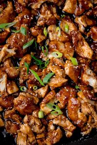 Bourbon Chicken - Crispy pieces of chicken in a sweet, soy, garlic, ginger and Bourbon sauce (don't worry you can sub the Bourbon if you don't want alcohol). An American food court favourite that we love to make at home. Ready in less than 25 minutes!