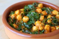 Espinacas con garbanzos recipe